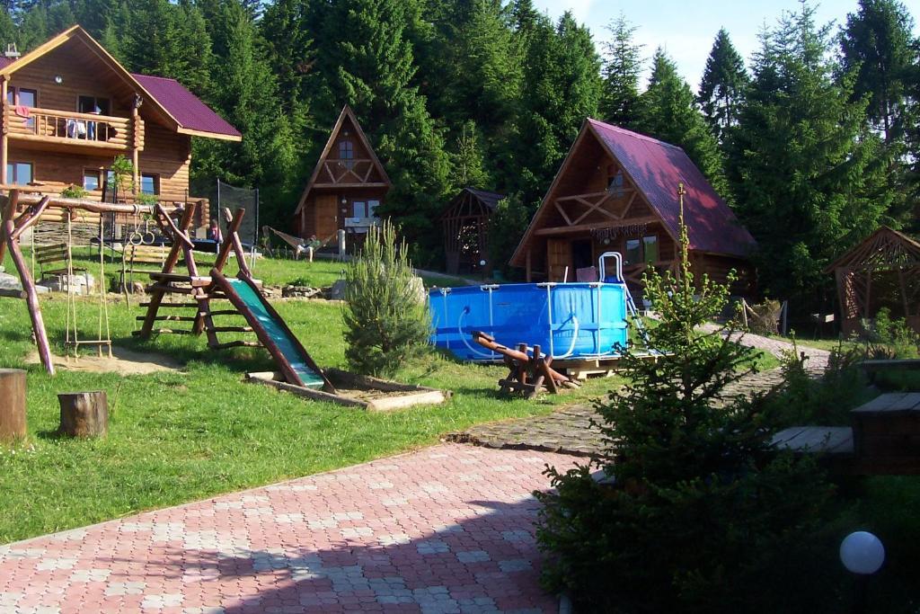 Boykivskiy Dvir Hotel Yasenitsa Zamkova Eksteriør billede