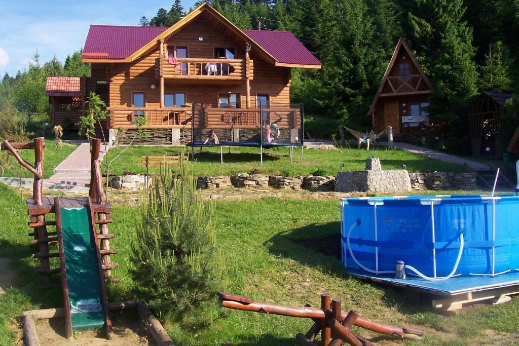 Boykivskiy Dvir Hotel Yasenitsa Zamkova Eksteriør billede