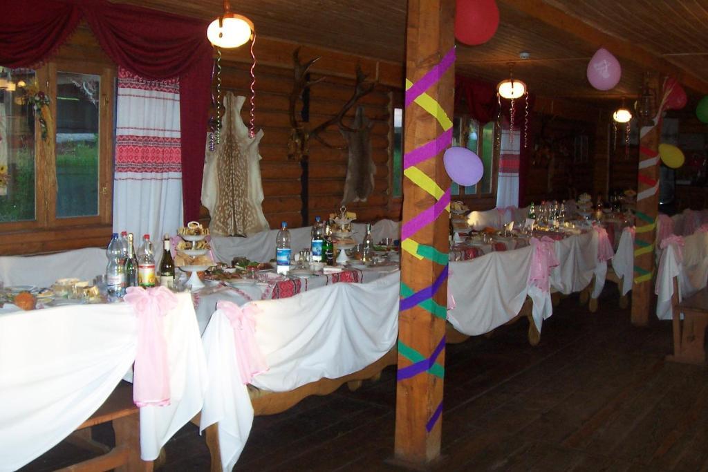 Boykivskiy Dvir Hotel Yasenitsa Zamkova Eksteriør billede