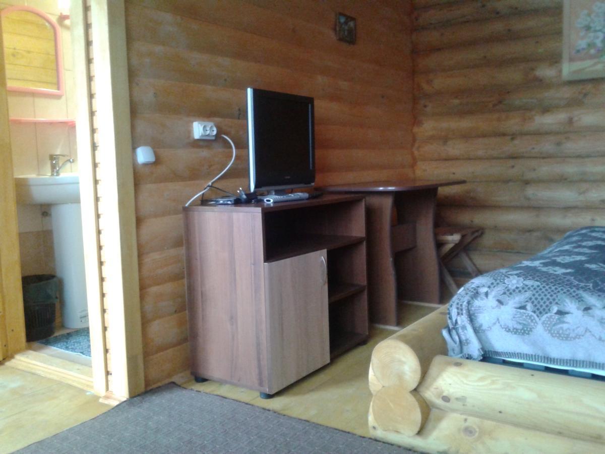 Boykivskiy Dvir Hotel Yasenitsa Zamkova Eksteriør billede